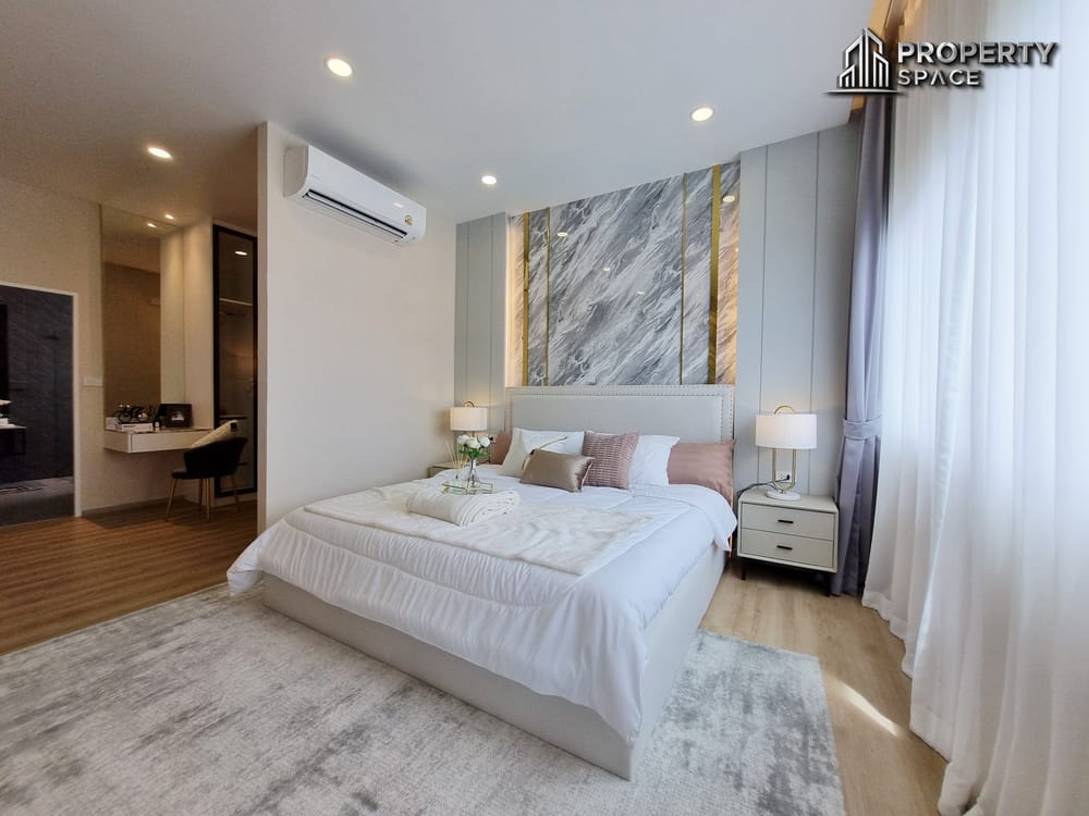 Newly Built Modern Luxury 4 Bedroom Pool Villa No Common Fees In Huay Yai Pattaya For Sale Image 30