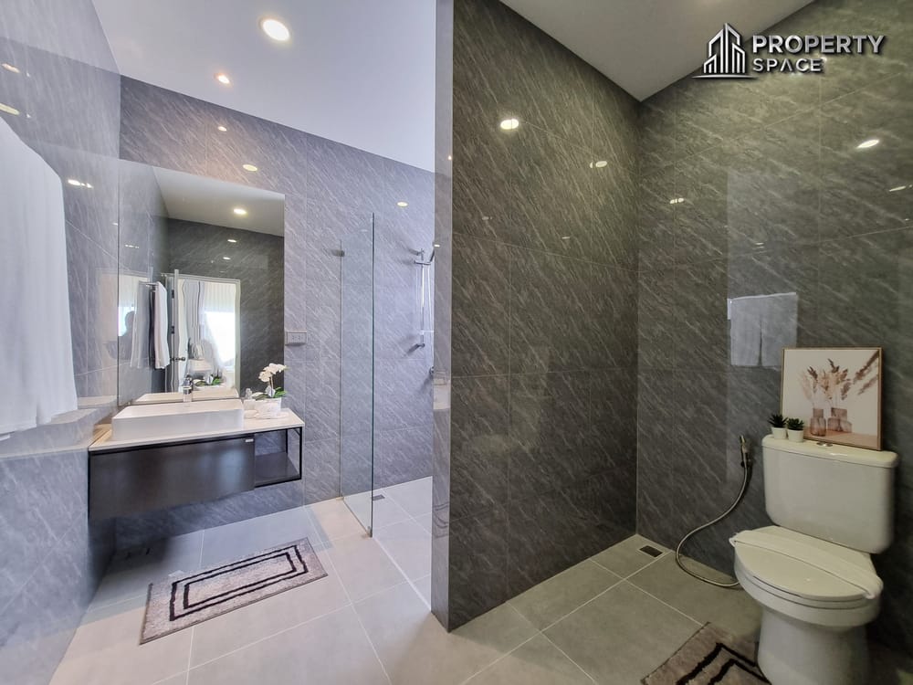 Newly Built Modern Luxury 4 Bedroom Pool Villa No Common Fees In Huay Yai Pattaya For Sale Image 32