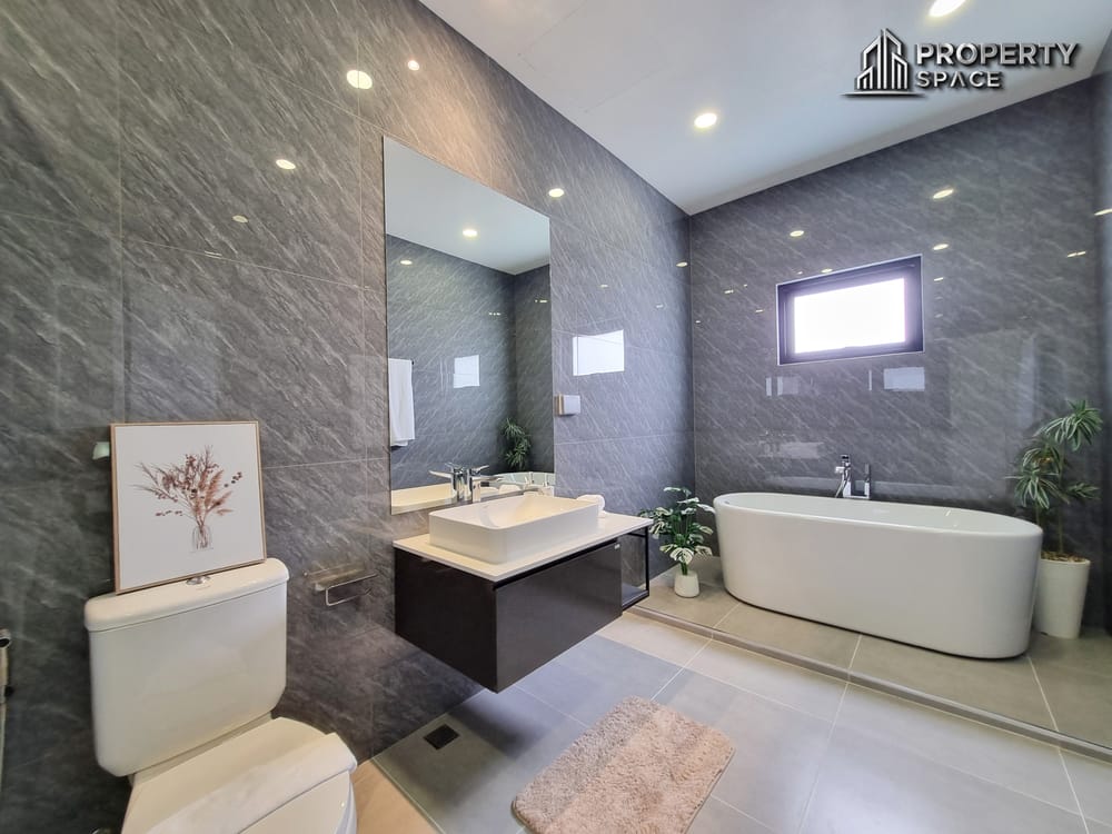 Newly Built Modern Luxury 4 Bedroom Pool Villa No Common Fees In Huay Yai Pattaya For Sale Image 37