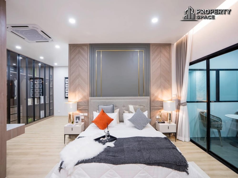 Newly Built Modern Luxury 4 Bedroom Pool Villa No Common Fees In Huay Yai Pattaya For Sale Image 26