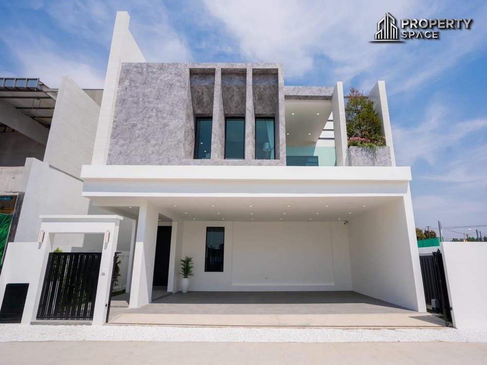 Newly Built Modern Luxury 4 Bedroom Pool Villa No Common Fees In Huay Yai Pattaya For Sale Image 1