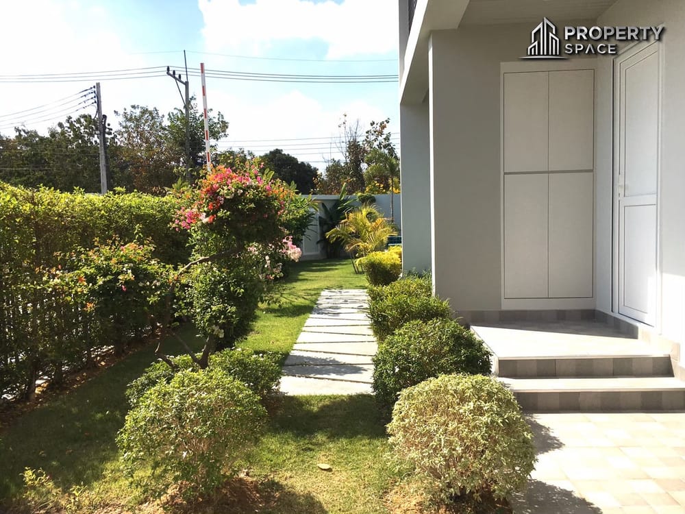 Modern 4-Bedroom Pool Villa in East Pattaya Near International School For Sale Image 19