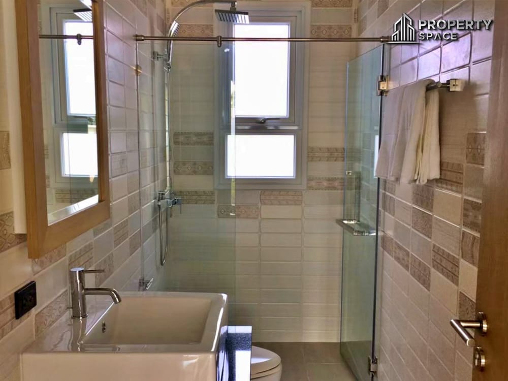Modern 4-Bedroom Pool Villa in East Pattaya Near International School For Sale Image 17