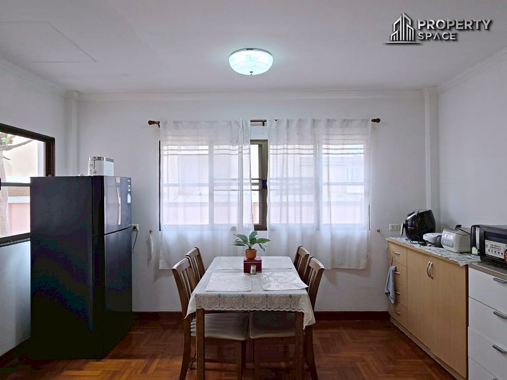 3-Bedroom Family House in Central Park 3 Village Pattaya For Rent Image 10