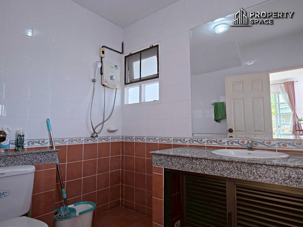 3-Bedroom Family House in Central Park 3 Village Pattaya For Rent Image 31