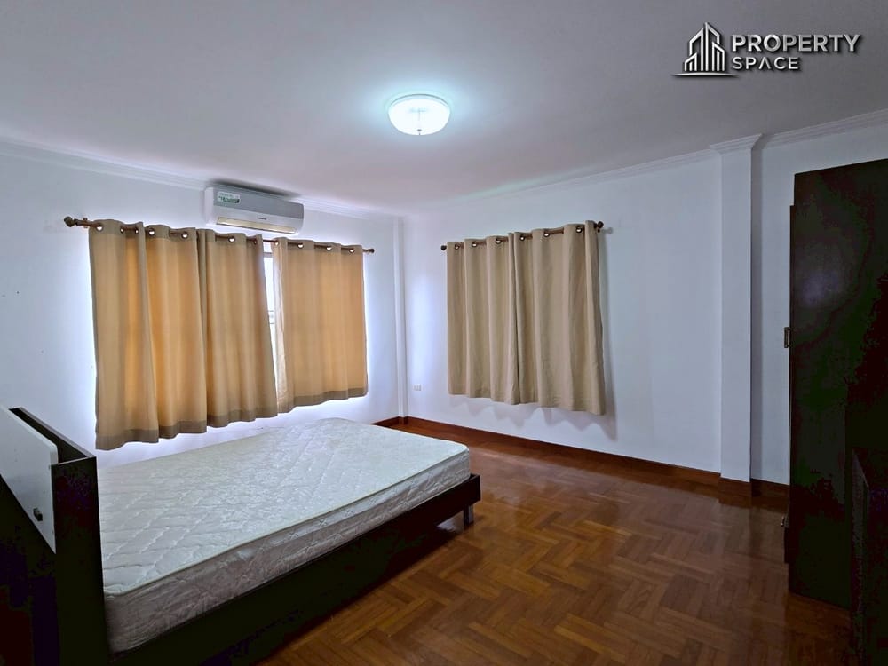 3-Bedroom Family House in Central Park 3 Village Pattaya For Rent Image 28