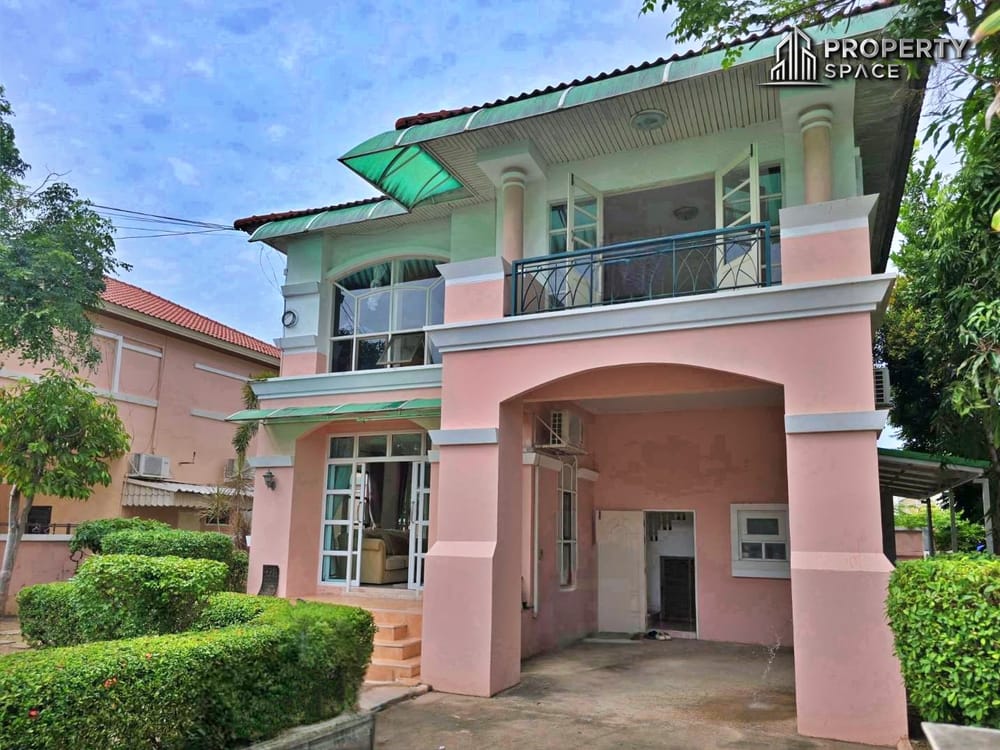 3-Bedroom Family House in Central Park 3 Village Pattaya For Rent Image 3