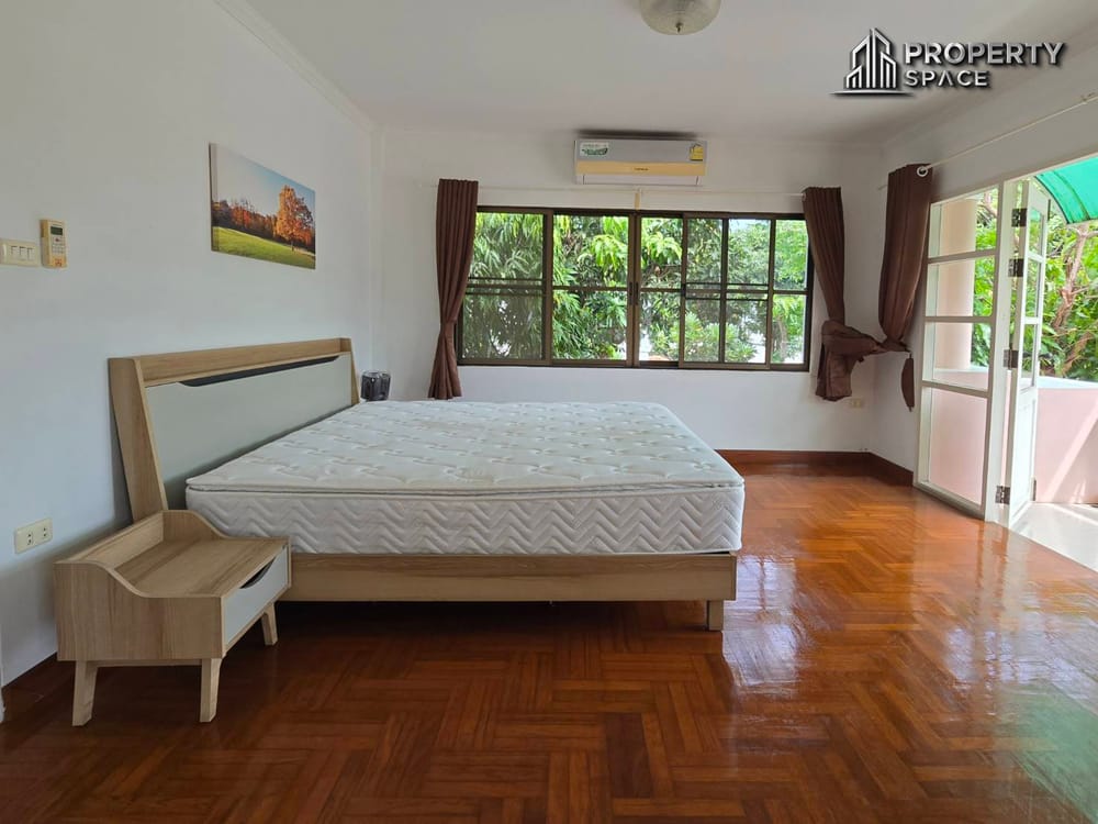 3-Bedroom Family House in Central Park 3 Village Pattaya For Rent Image 15