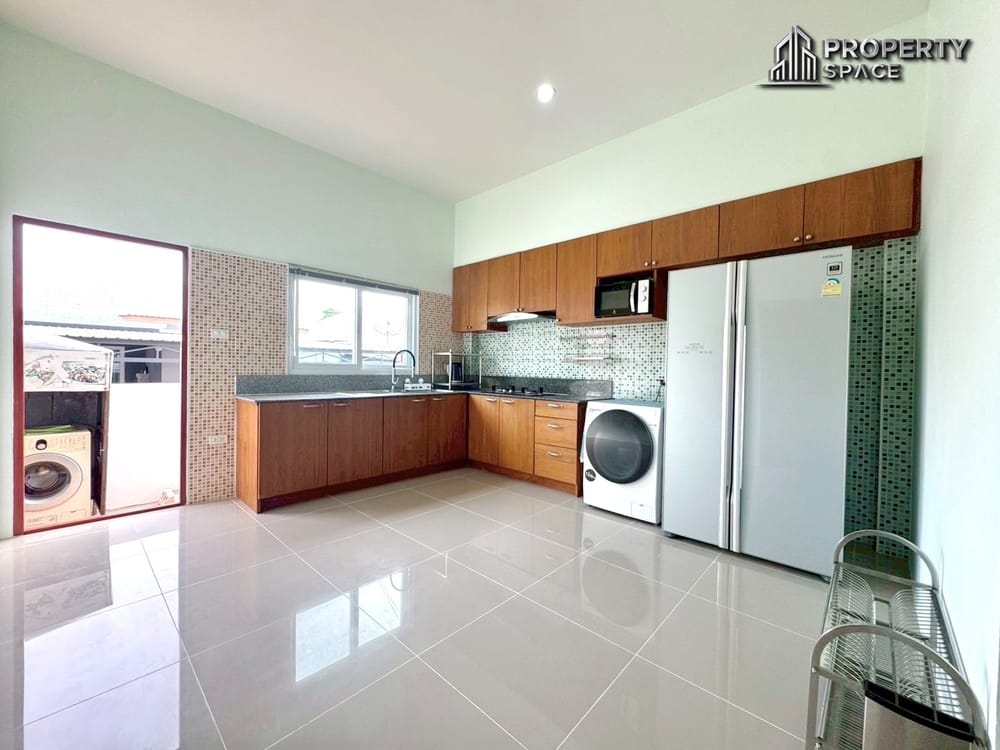 Great Deal! 3-Bedroom Detached House in East Pattaya For Sale Today Image 11