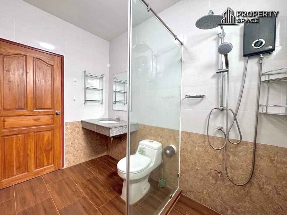 Great Deal! 3-Bedroom Detached House in East Pattaya For Sale Today Image 14