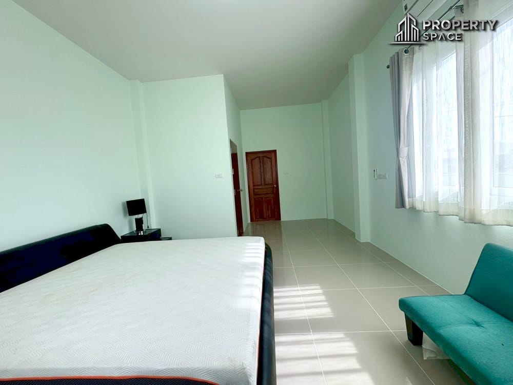 Great Deal! 3-Bedroom Detached House in East Pattaya For Sale Today Image 13