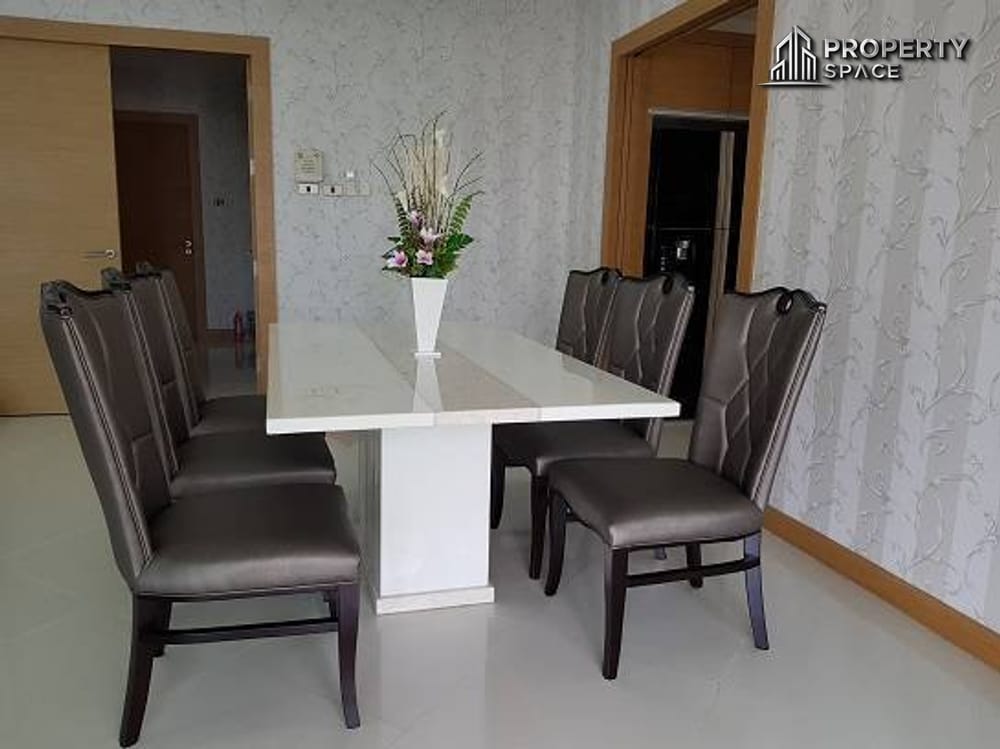 Spacious 5 Bedroom Pool Villa Gated Community In East Pattaya For Rent Image 6
