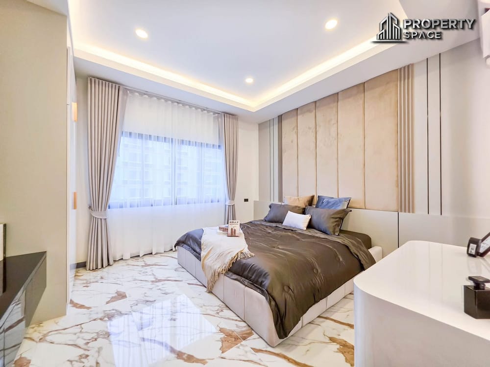 Spacious 5 Bedroom Pool Villa In Thepprasit Road Near Jomtien Beach For Sale Image 14
