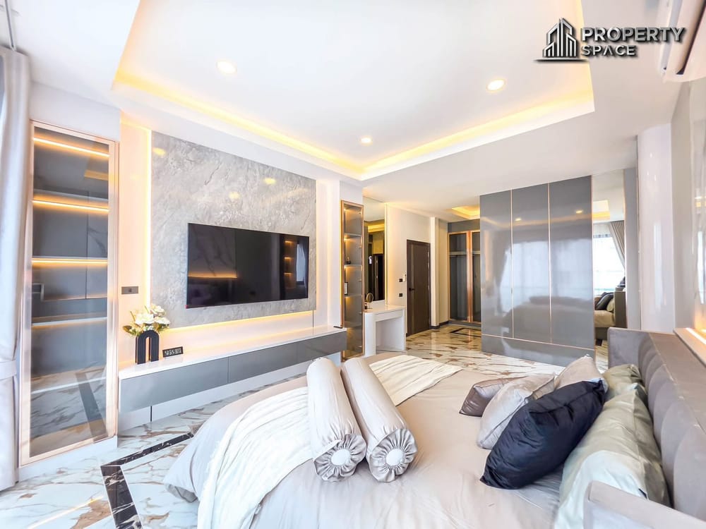 Spacious 5 Bedroom Pool Villa In Thepprasit Road Near Jomtien Beach For Sale Image 10