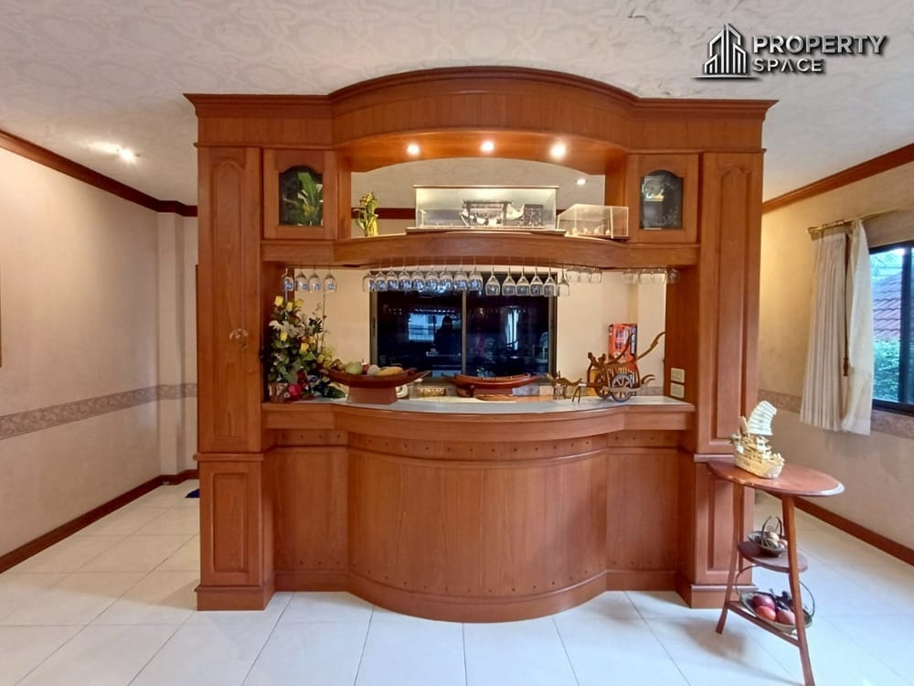 4-Bedroom Single Detached House in Soi Siam Country Club East Pattaya For Sale Image 8