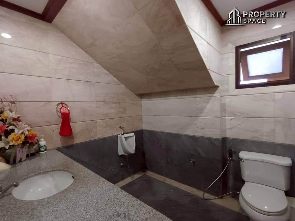 4-Bedroom Single Detached House in Soi Siam Country Club East Pattaya For Sale Image 29