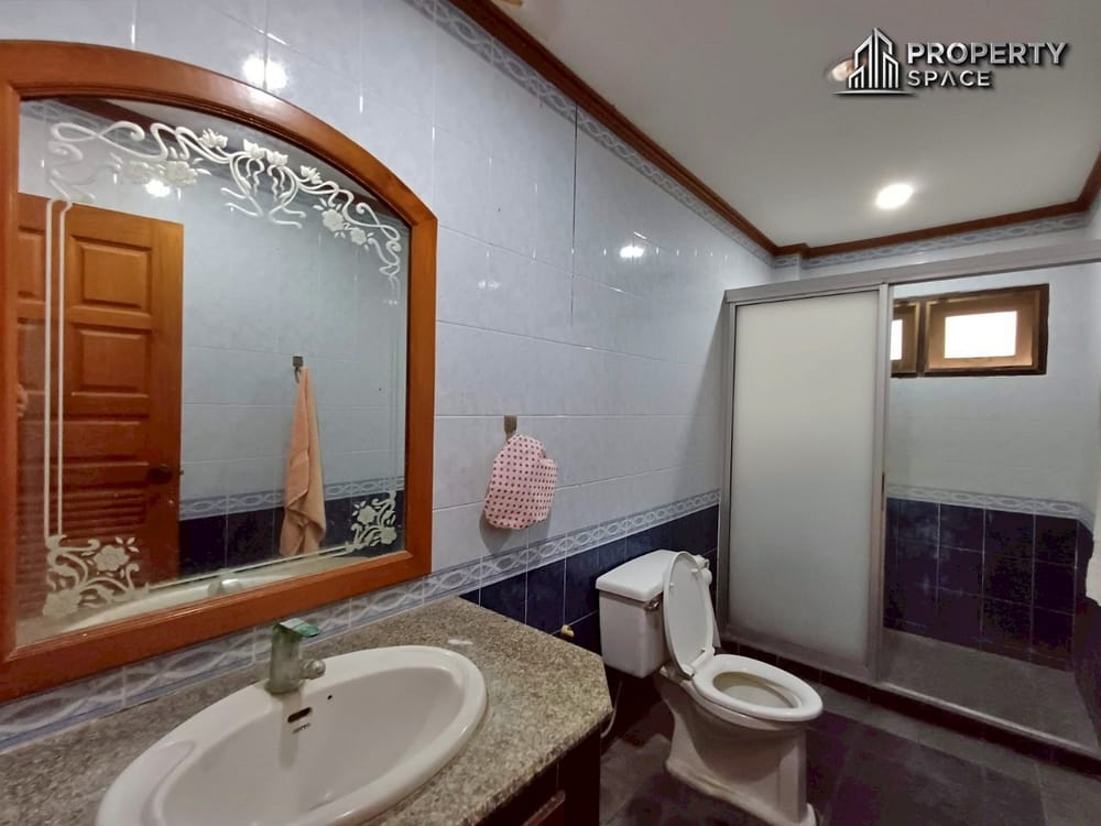 4-Bedroom Single Detached House in Soi Siam Country Club East Pattaya For Sale Image 13