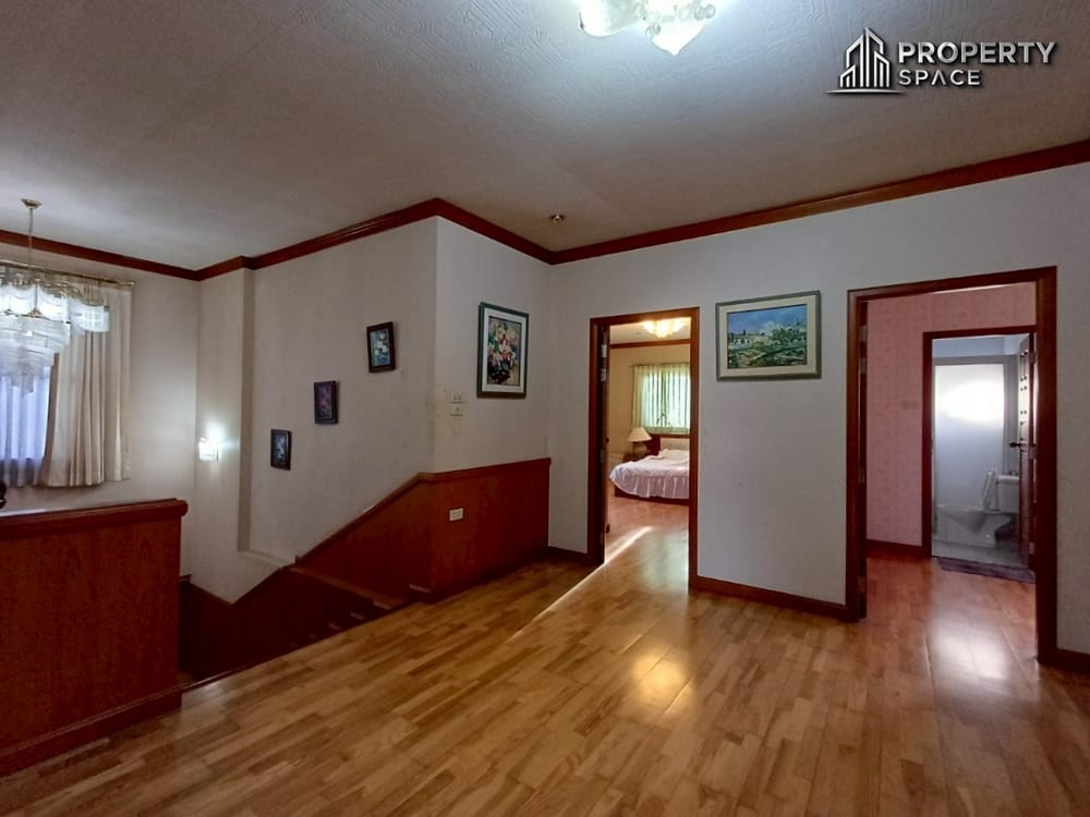 4-Bedroom Single Detached House in Soi Siam Country Club East Pattaya For Sale Image 16