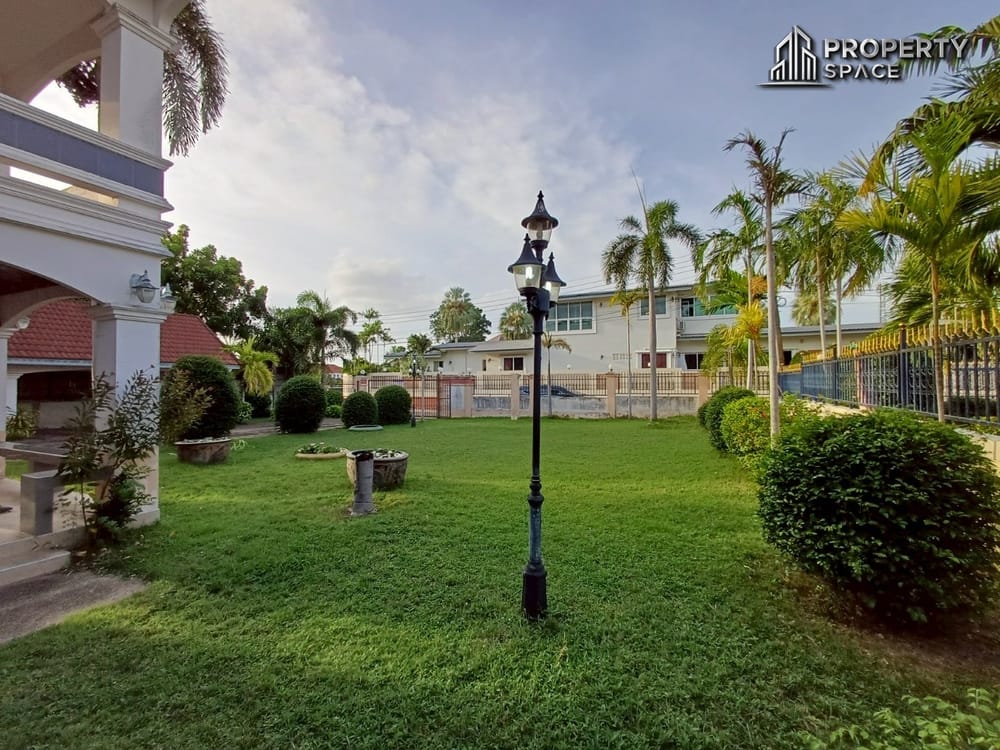 4-Bedroom Single Detached House in Soi Siam Country Club East Pattaya For Sale Image 5