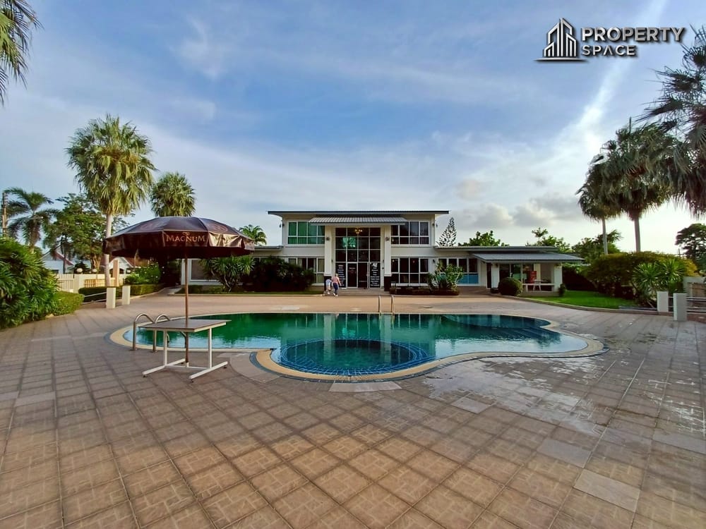4-Bedroom Single Detached House in Soi Siam Country Club East Pattaya For Sale Image 35