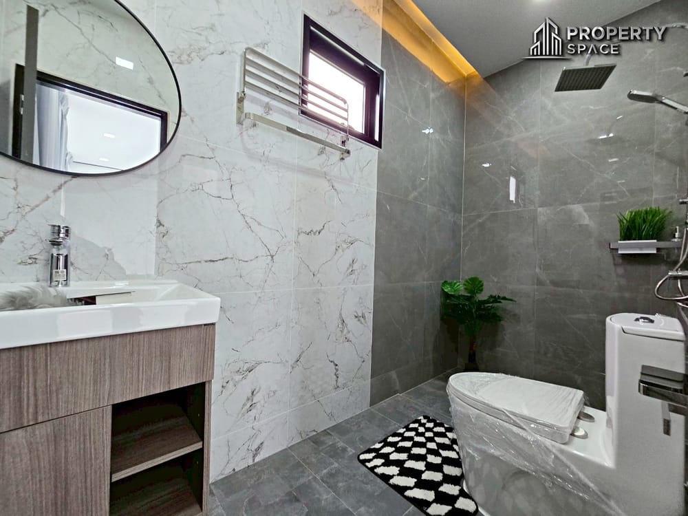 Brand New 2-Storey 5 Bedroom Luxury Pool Villa In East Pattaya For Sale Image 48