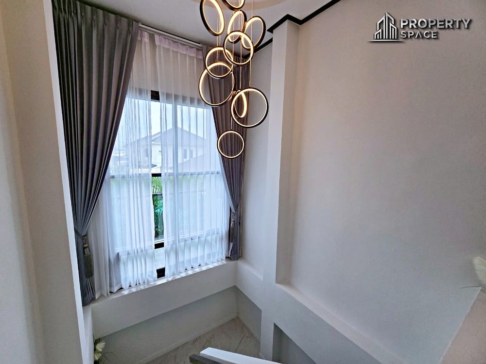 Brand New 2-Storey 5 Bedroom Luxury Pool Villa In East Pattaya For Sale Image 34