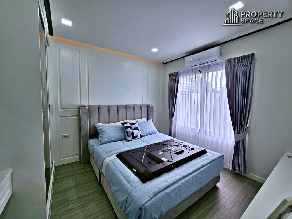 Brand New 2-Storey 5 Bedroom Luxury Pool Villa In East Pattaya For Sale Image 18