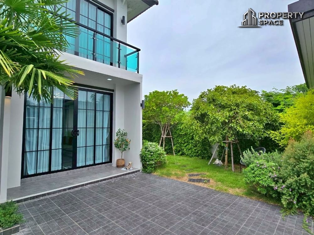 Brand New 2-Storey 5 Bedroom Luxury Pool Villa In East Pattaya For Sale Image 38
