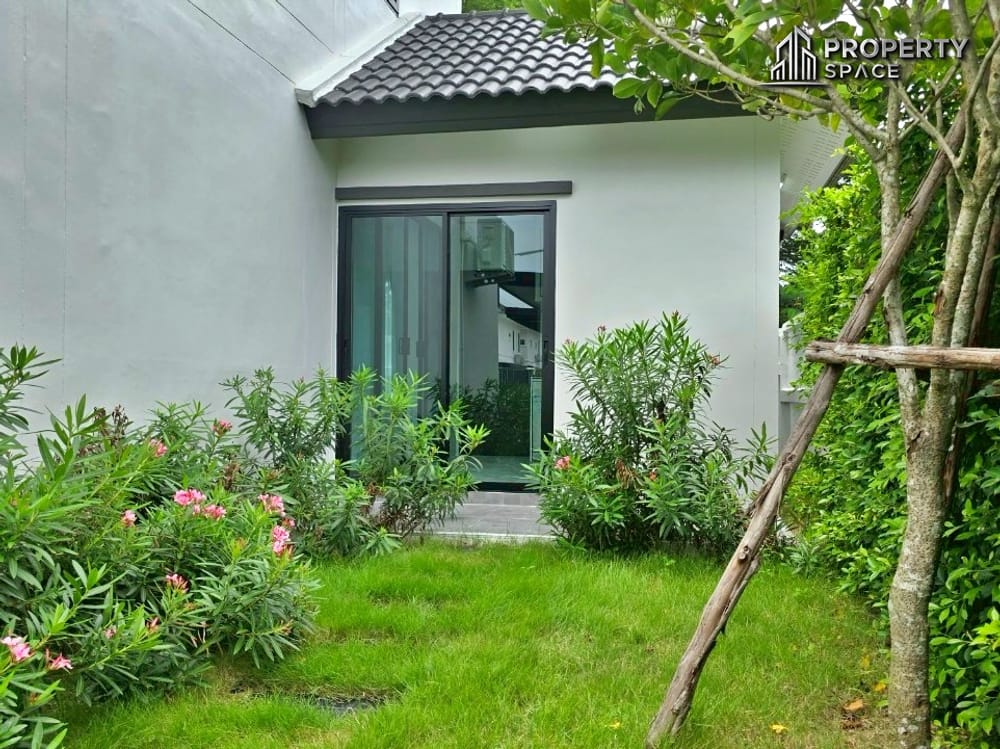Brand New 2-Storey 5 Bedroom Luxury Pool Villa In East Pattaya For Sale Image 39