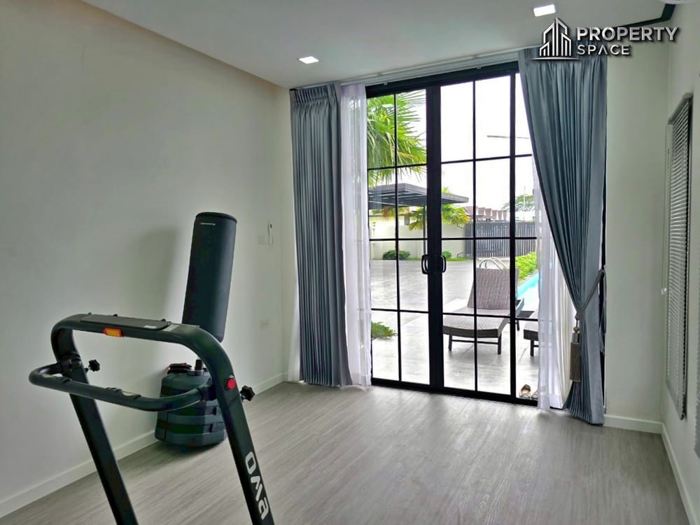 Brand New 2-Storey 5 Bedroom Luxury Pool Villa In East Pattaya For Sale Image 37
