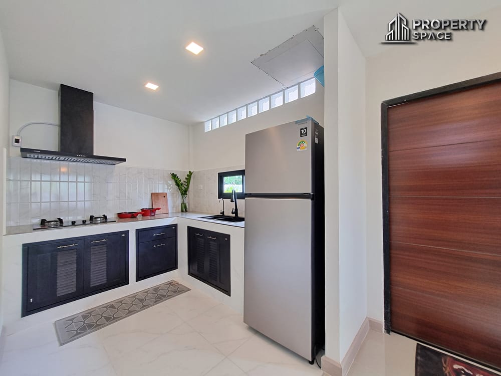 Brand New 3 Bedroom Modern House in Soi Noen Plubwan East Pattaya For Rent Image 14