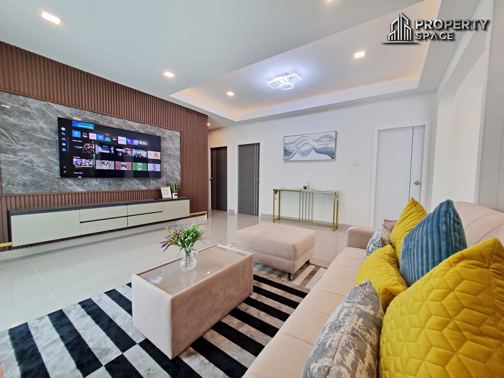 Brand New 3 Bedroom Modern House in Soi Noen Plubwan East Pattaya For Rent Image 1