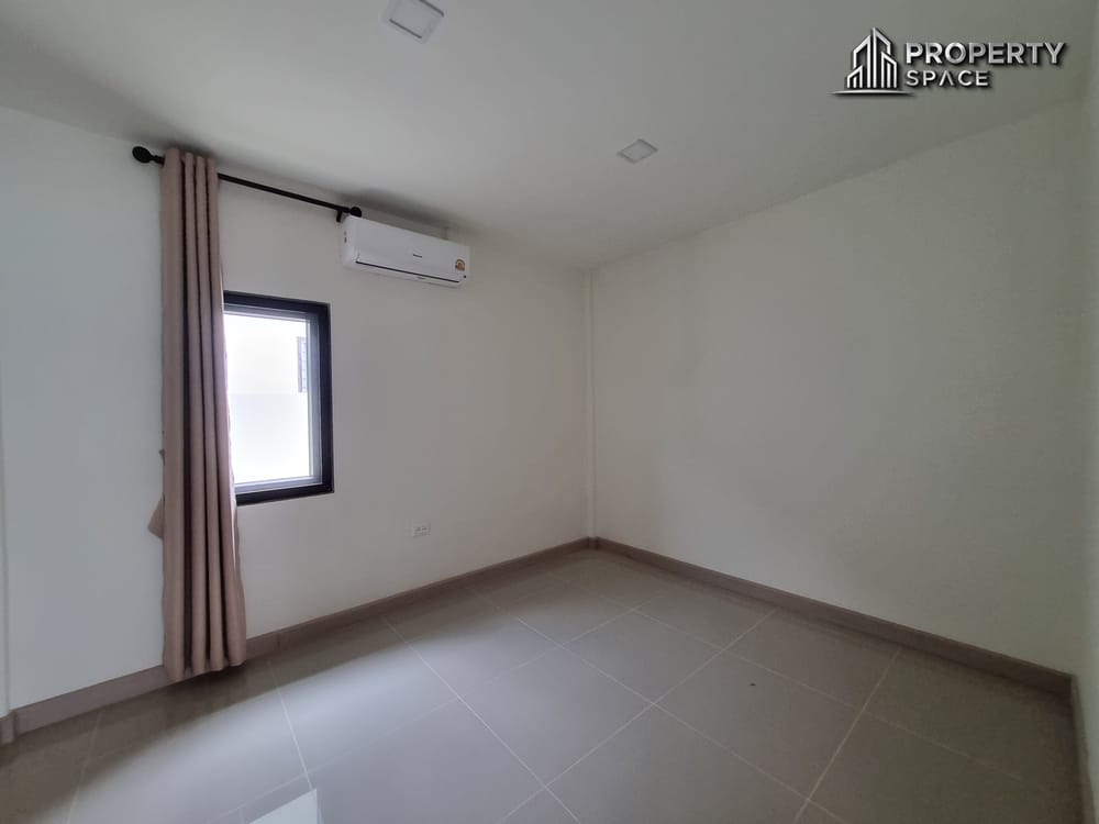Brand New 3 Bedroom Modern House in Soi Noen Plubwan East Pattaya For Rent Image 28
