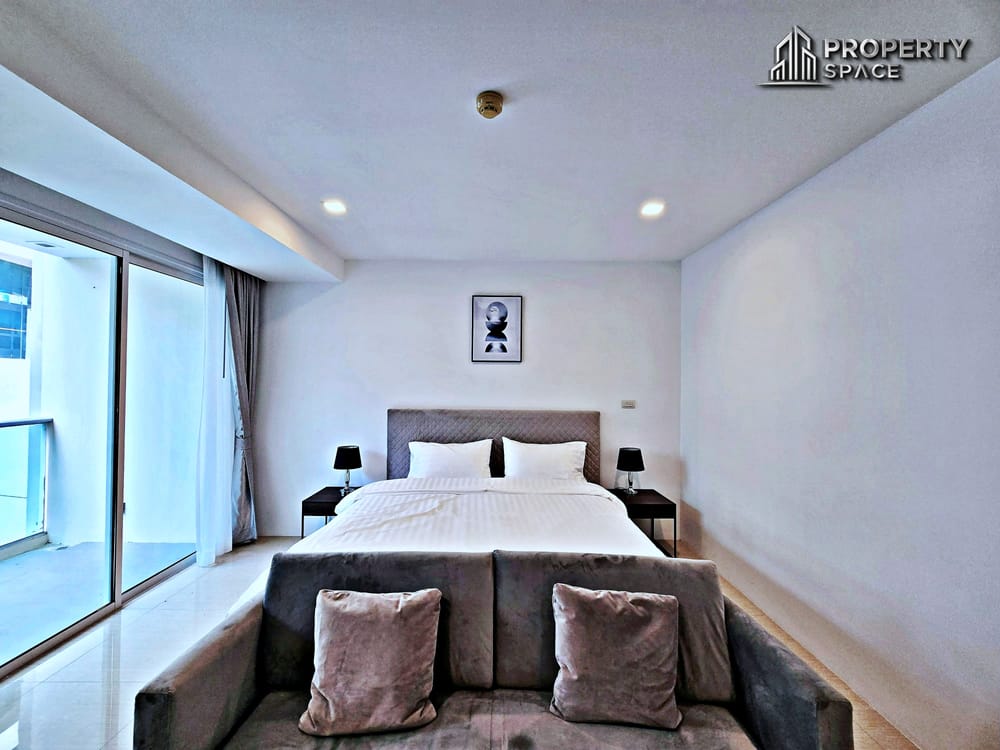 Modern Studio Unit for Sale in The Elegance Condo, Pratumnak Hill Image 5