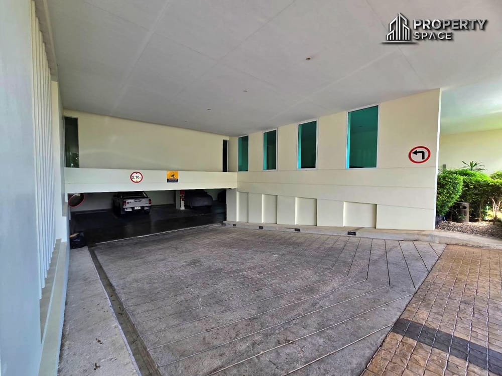Modern Studio Unit for Sale in The Elegance Condo, Pratumnak Hill Image 15