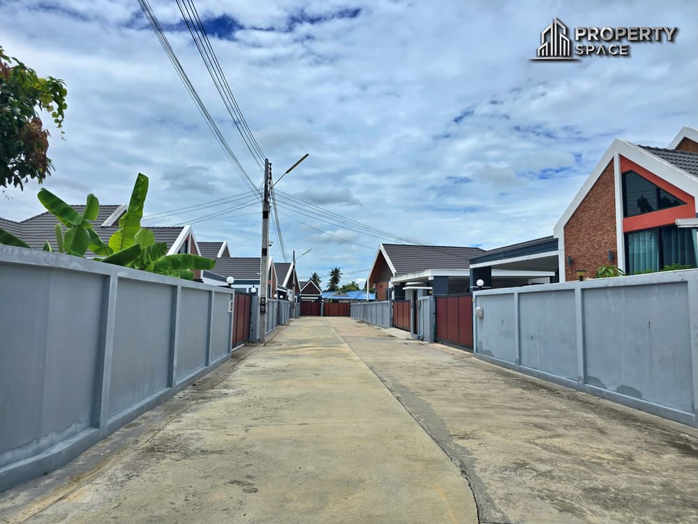 Nordic Style 3-Bedroom Pool Villa At Mabprachan Lake East Pattaya For Rent  Image 31