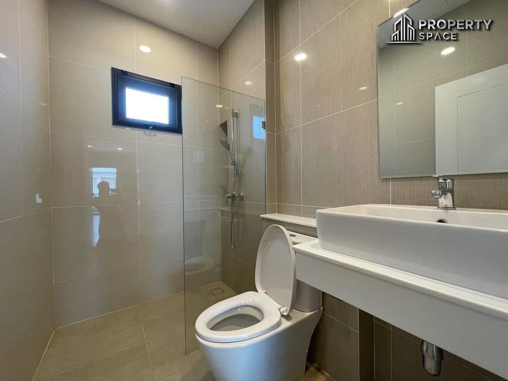 3-Bedroom Modern House In Soi Siam Country Club Pattaya For Sale Image 17