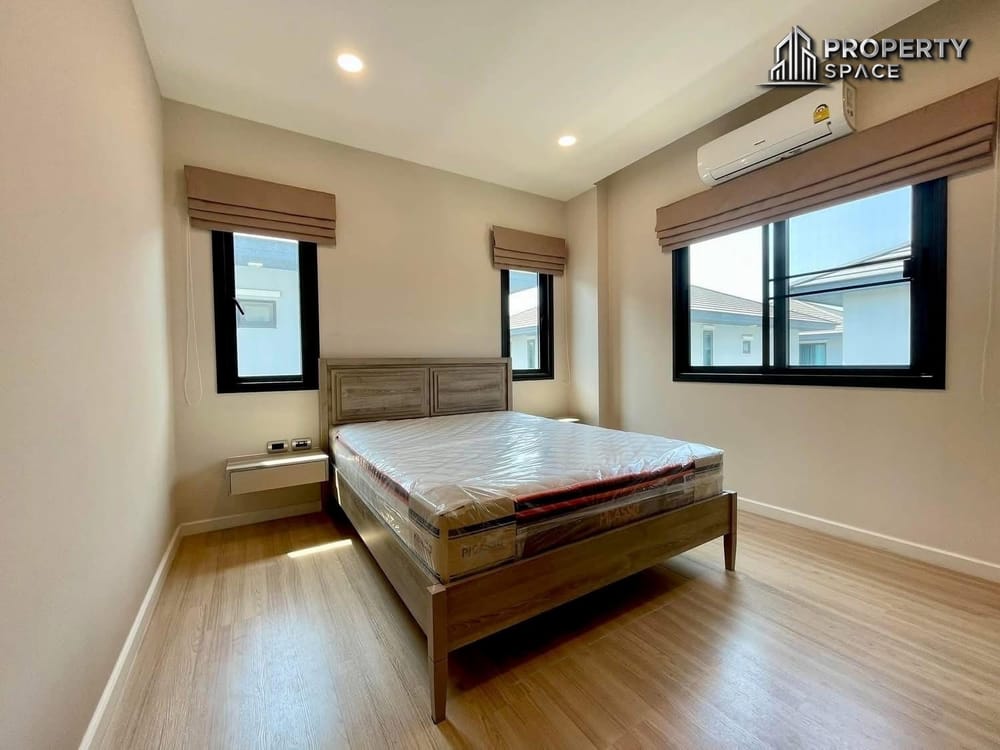 3-Bedroom Modern House In Soi Siam Country Club Pattaya For Sale Image 16