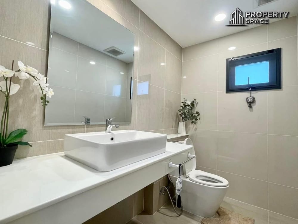 3-Bedroom Modern House In Soi Siam Country Club Pattaya For Sale Image 22