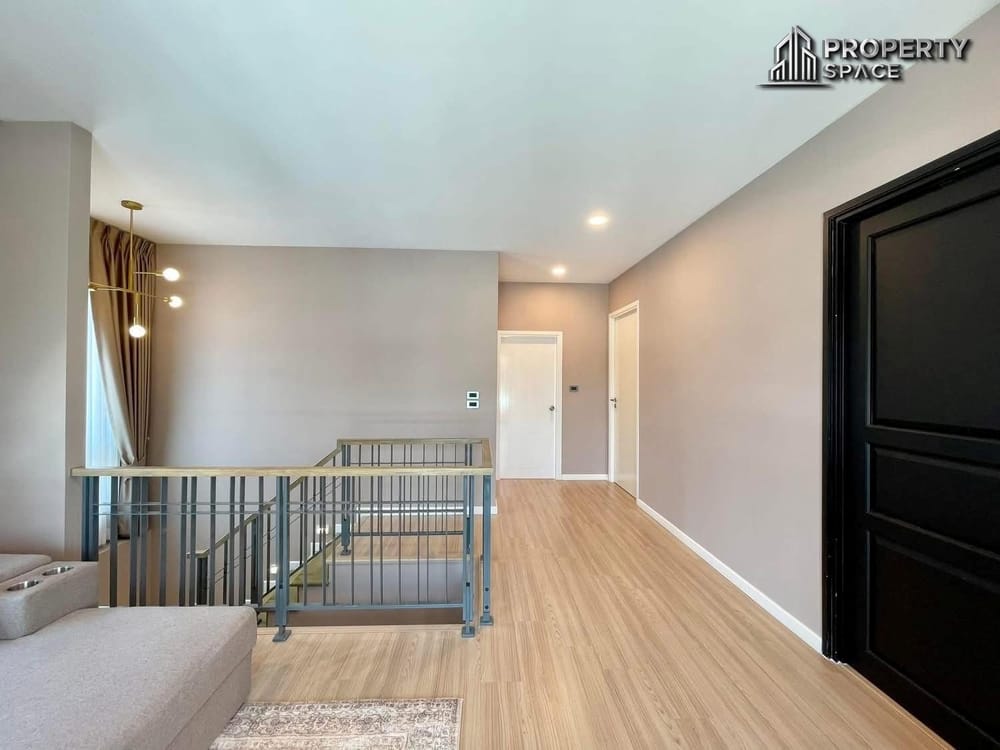 3-Bedroom Modern House In Soi Siam Country Club Pattaya For Sale Image 9