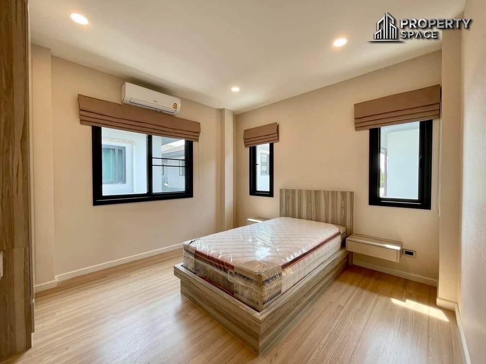3-Bedroom Modern House In Soi Siam Country Club Pattaya For Sale Image 21