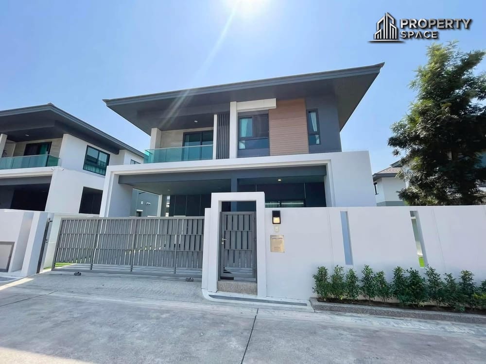 3-Bedroom Modern House In Soi Siam Country Club Pattaya For Sale Image 1