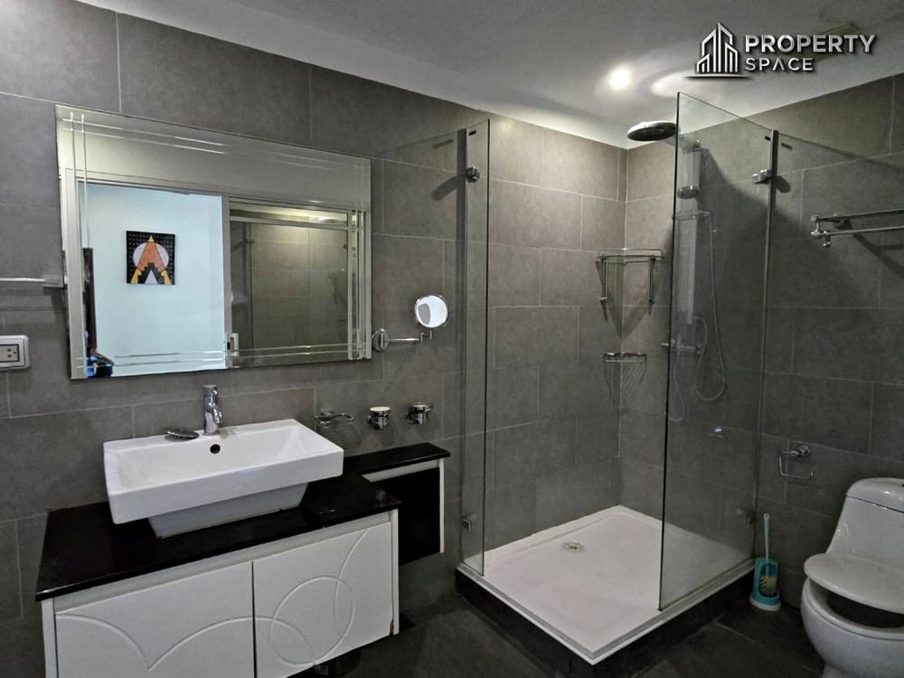 Modern 1-Bedroom Unit at Tudor Court Pratumnak Prime Location For Sale Image 12