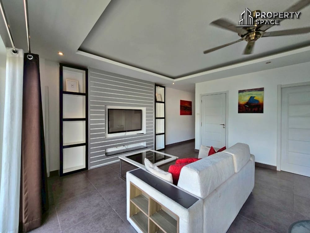 Modern 1-Bedroom Unit at Tudor Court Pratumnak Prime Location For Sale Image 6