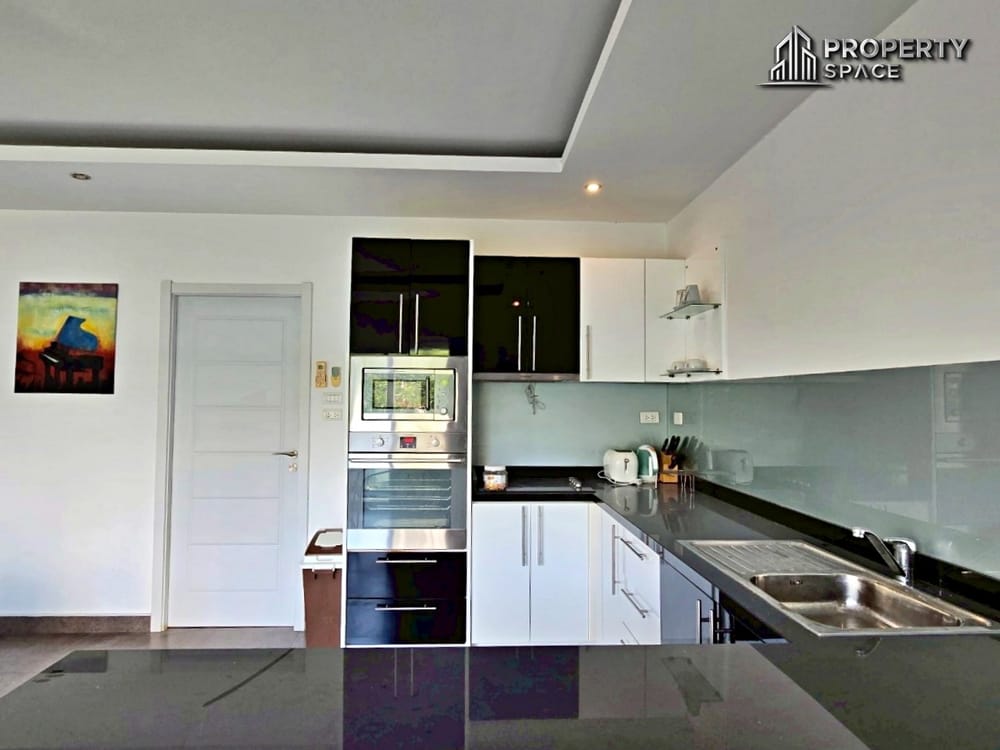 Modern 1-Bedroom Unit at Tudor Court Pratumnak Prime Location For Sale Image 7