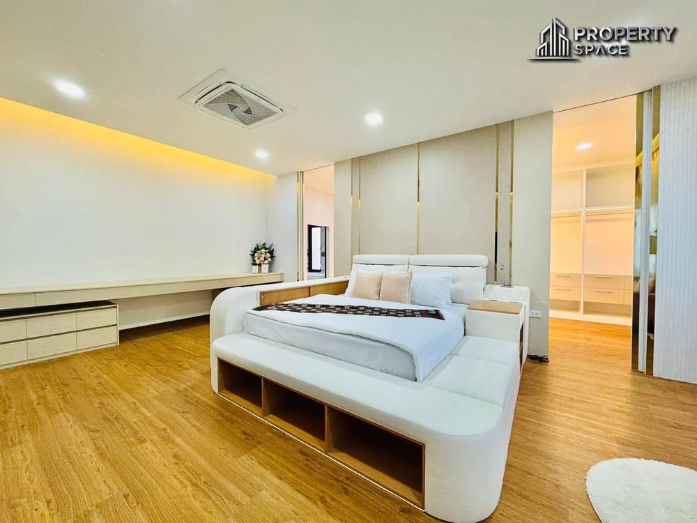 Brand New Modern Luxury 3 Bedroom Pool Villa in East Pattaya For Sale Image 13