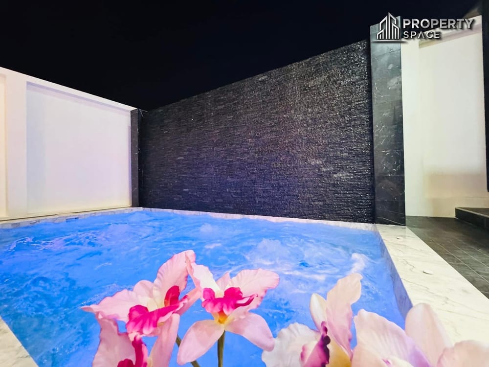 Brand New Modern Luxury 3 Bedroom Pool Villa in East Pattaya For Sale Image 4