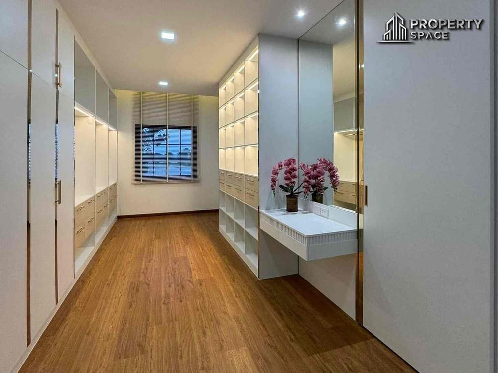 Brand New Modern Luxury 3 Bedroom Pool Villa in East Pattaya For Sale Image 17