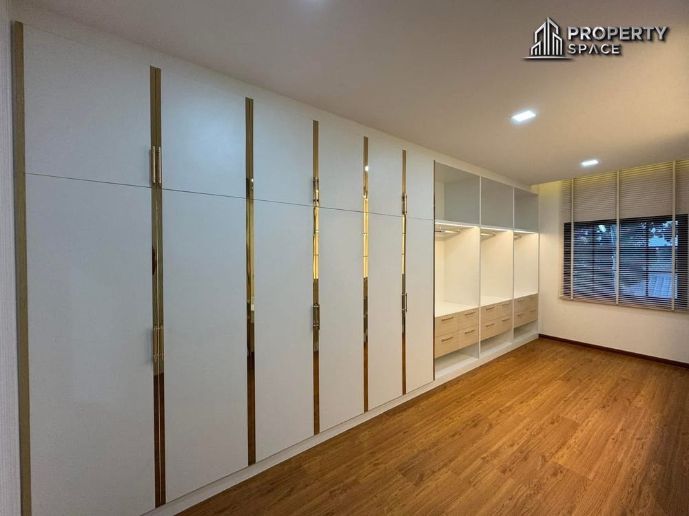 Brand New Modern Luxury 3 Bedroom Pool Villa in East Pattaya For Sale Image 18
