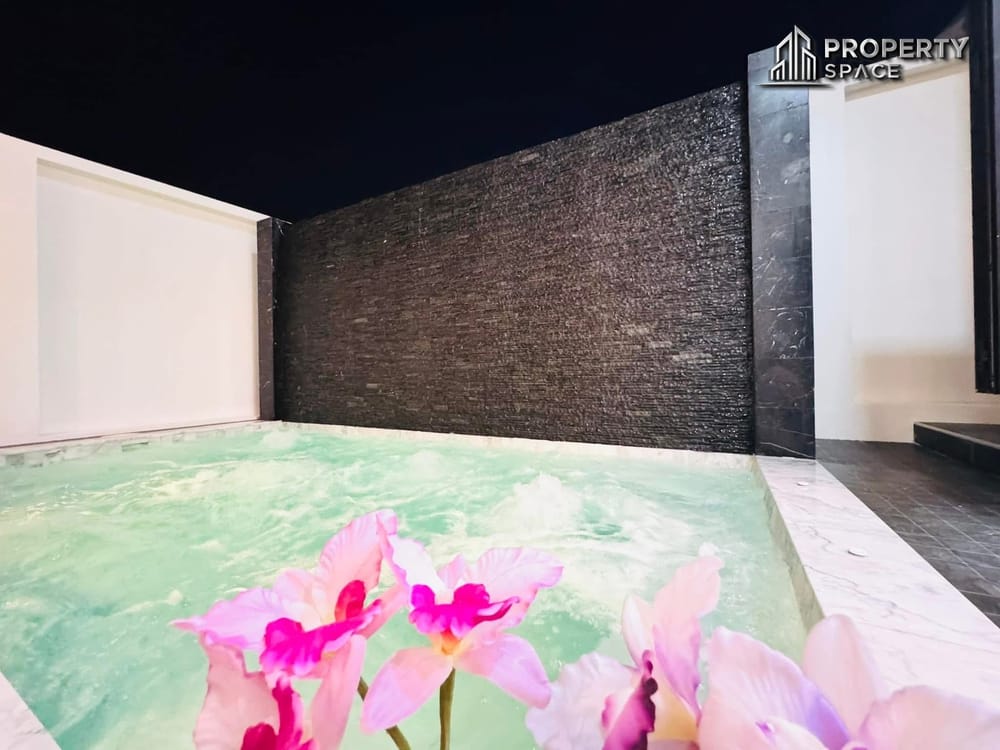 Brand New Modern Luxury 3 Bedroom Pool Villa in East Pattaya For Sale Image 5